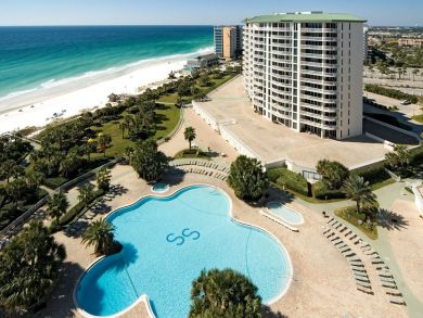 Destin Luxury Vacation Condo Sleeps Eight Guests
